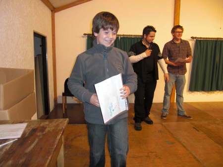 ... der 2. Preis im Luftballonwettbewerb - ein Radiowecker!