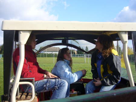 Holzsammeln fr Martinsfeuer 2006 06