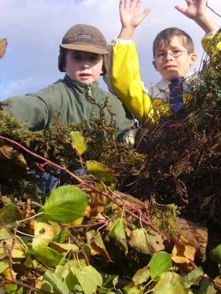 Holzsammeln fr Martinsfeuer 2006 07