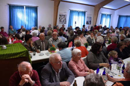 ... die Zuschauer sind voller Erwartung